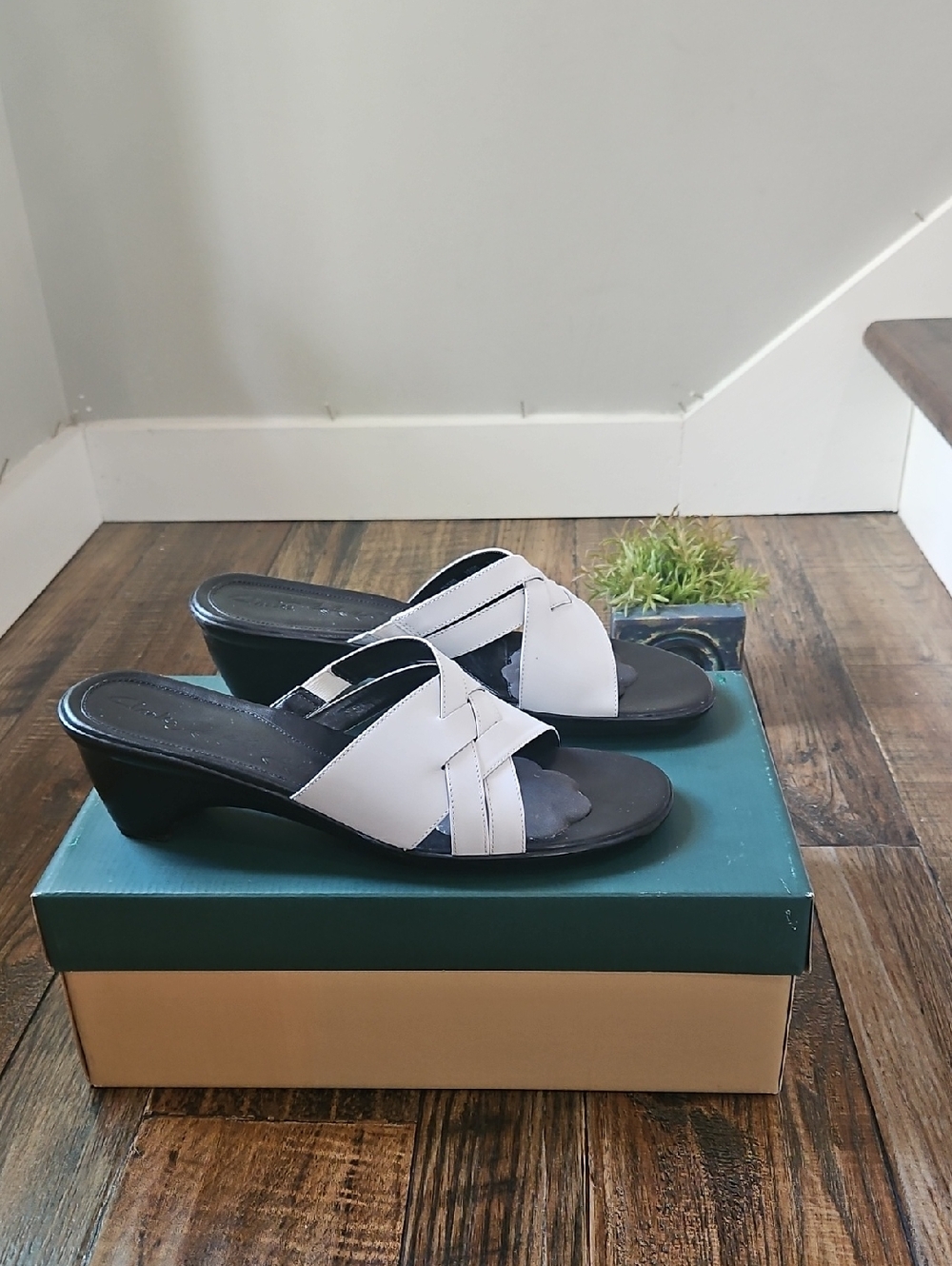 Clarks White and Black Cross-Strap Slip-On Heeled Sandals‎